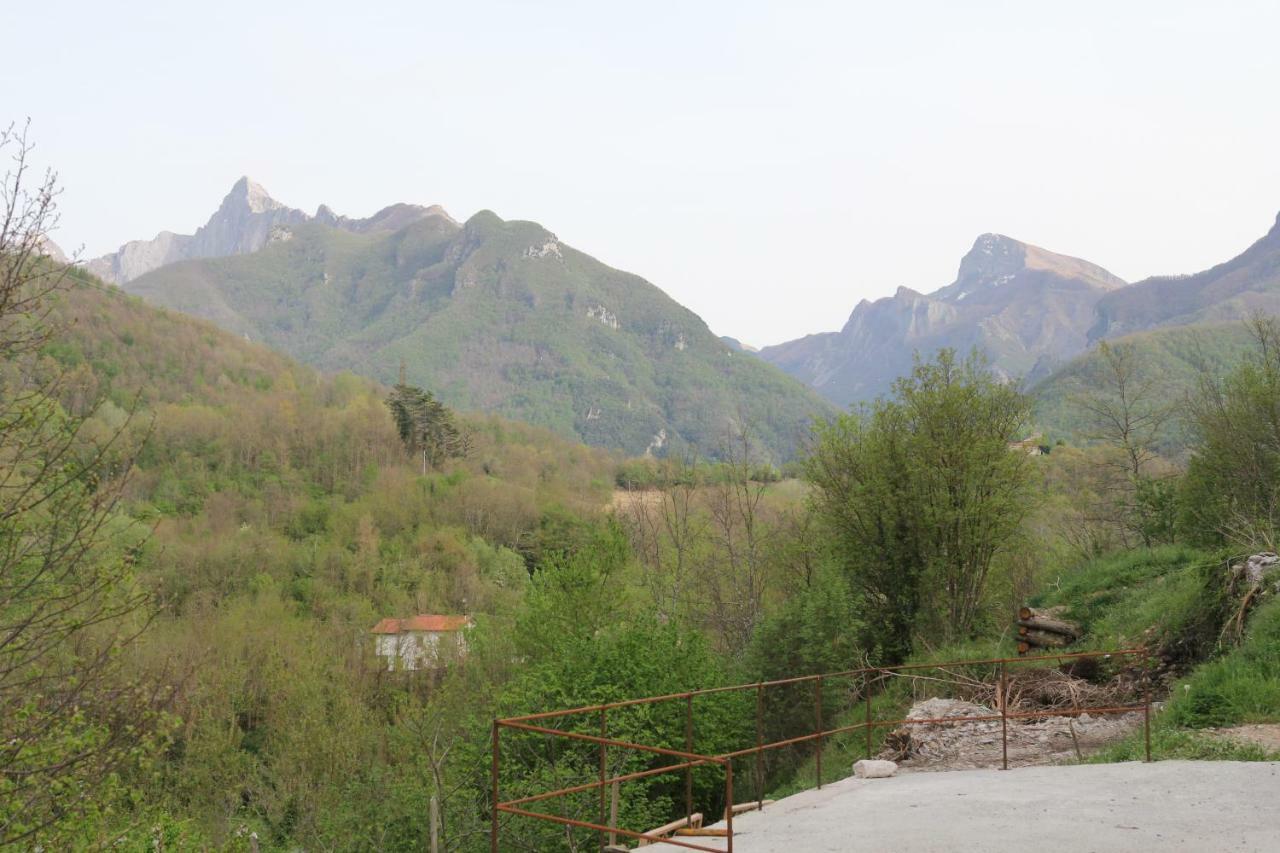 Le Case Nel Borgo Fivizzano Exteriör bild